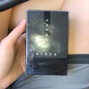 prada black luna rossa